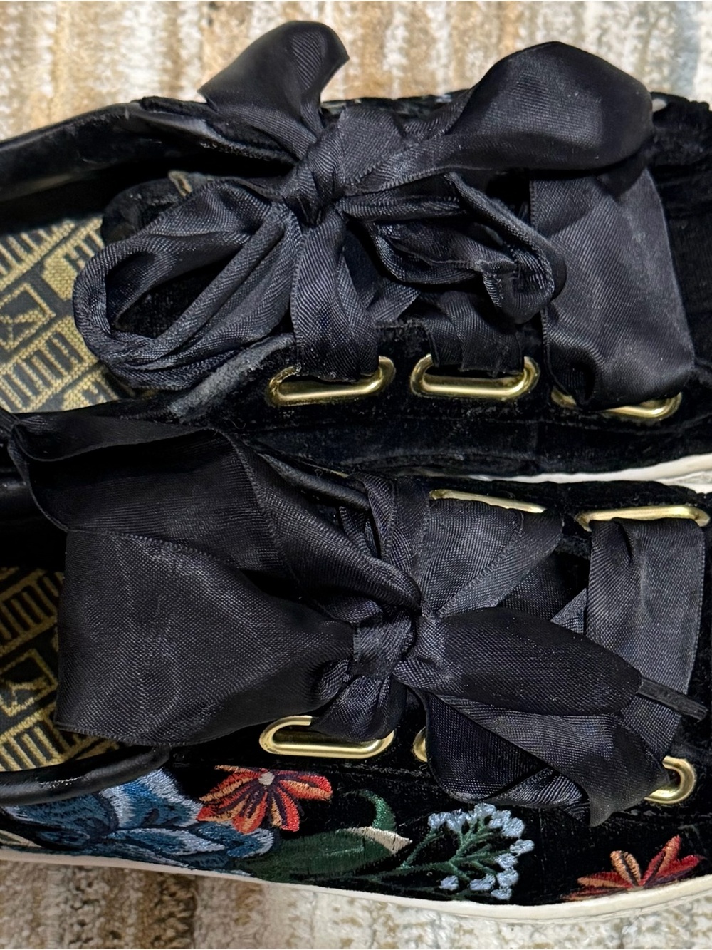 Puma Black Velvet Floral Embroidered Women's Sneakers with Satin Laces - Picture 3 of 8